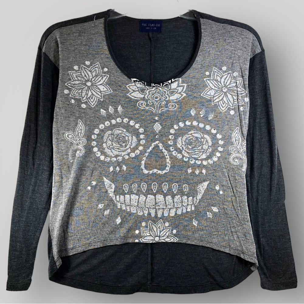 The Clas-sic Long Sleeve Skull TShirt Grey Sz S